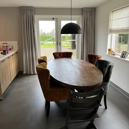 Holiday home Vrijstaand Huis 10 Min Het