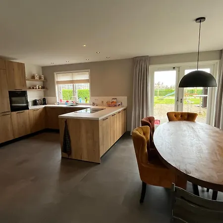 Holiday home Vrijstaand Huis 10 Min Het